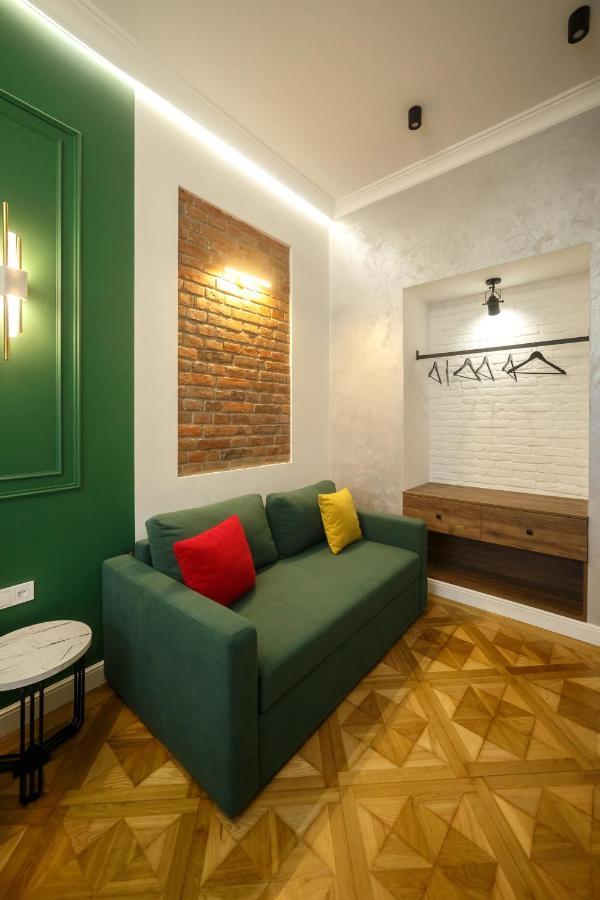 центр львова вул личаківська 5 площа ринок 2 кімнати ізольовані * Lviv